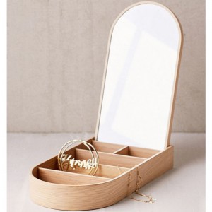 กล่องเครื่องประดับไม้เล็ก ๆ