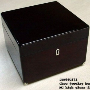 กล่องเครื่องประดับทำจากไม้