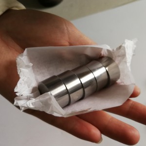 การส่งหลายขนาดเพื่อเพิ่มความเร็วของรถยนต์ไพน์วู้ดของคุณน้ำหนักกระบอกทังสเตน