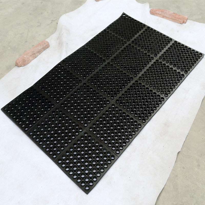 แผ่นยางกันน้ำ SBR Interlocking สำหรับสกีรีสอร์ตและสนามเด็กเล่น