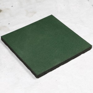 ผู้ผลิตจีนสวมทน SBR ยางเสื่อกีฬากระเบื้องปูพื้นยางสำหรับศูนย์ Chindren ของ