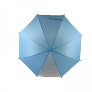 เห็นแผงหนึ่งผ่านร่มโฆษณาเด็กสีฟ้า