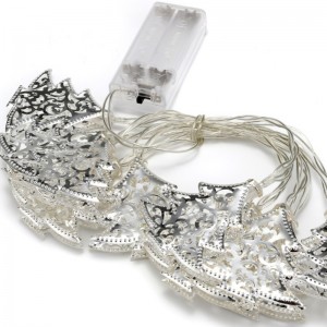 โคมไฟต้นคริสต์มาสเหล็ก