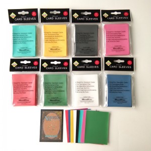 ขนาดการ์ดมาตรฐาน MTG ขนาดสีแมตต์การเล่นเกมปลอกแขน 66x91 มม