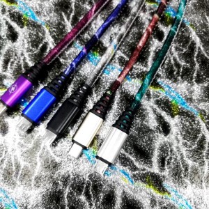 ส่องแสงหนัง PU การชาร์จอย่างรวดเร็วรอบอลูมิเนียมที่อยู่อาศัยสายเคเบิล USB สำหรับ micro USB, Type C, iPhone ฟ้าผ่าชาร์จและซิงค์