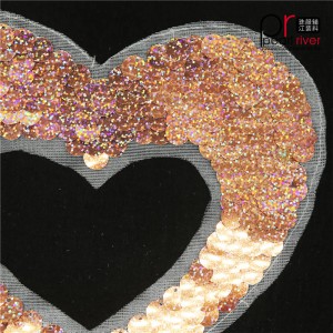 แพทช์เลื่อมรูปหัวใจสีชมพู