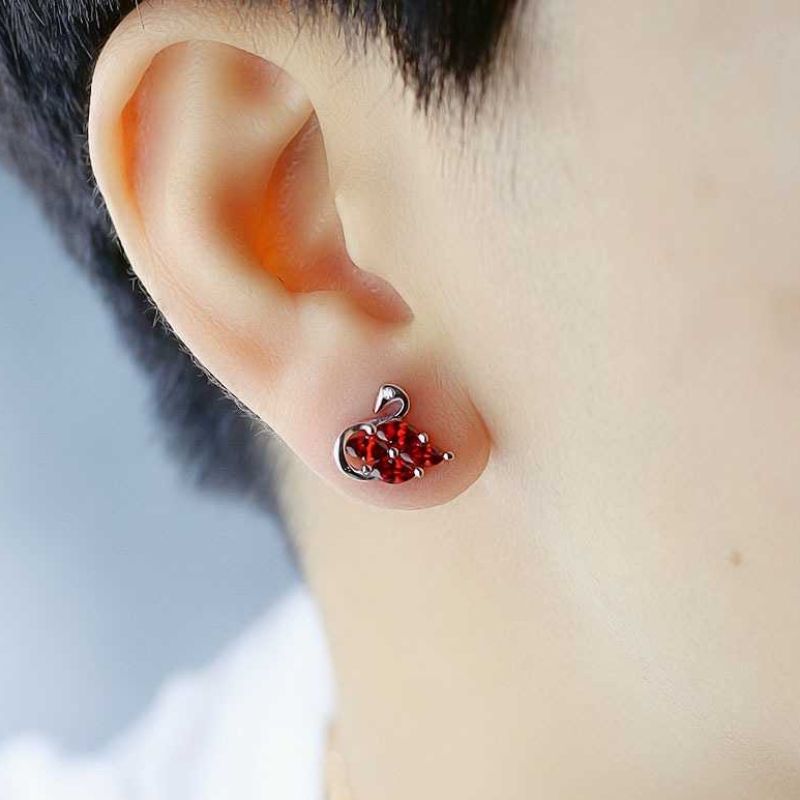 หงส์เล็กหูเล็บเงิน 925 ฝังเล็บหูแต่ละ Baitao เครื่องประดับเงิน