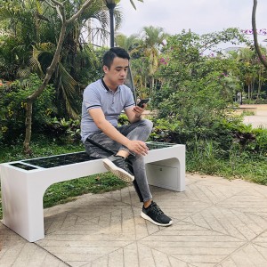 สมาร์ทสตรีทเฟอร์นิเจอร์ Urban Seats Solar Powered
