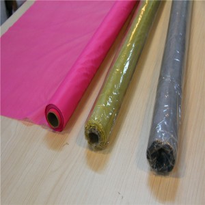 ผ้าปูโต๊ะม้วนแผ่น