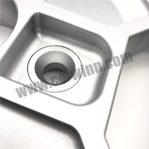 ที่กำหนดเองปลอม \/ เครื่องจักรกลซีเอ็นซีอลูมิเนียมขอบล้อศูนย์ชิ้นส่วนอะไหล่รถยนต์หลังการขาย