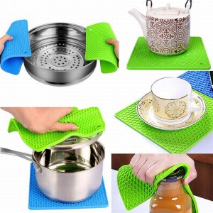 โลโก้ที่กำหนดเองขายส่งถ้วยรถไฟเหาะยางสำหรับเครื่องดื่ม