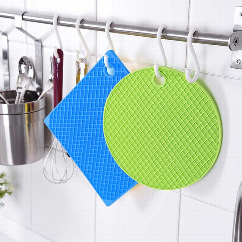 ขายร้อนซิลิโคนถ้วยแผ่น antislip รถไฟเหาะซิลิโคนแผ่นรองกันลื่น