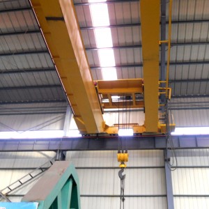 เครนเหนือศีรษะคานคู่พร้อมรถเข็นรอก