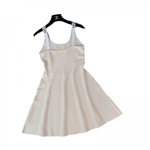 สุภาพสตรีฤดูร้อนถักเสื้อแขนกุดตัวอักษรโลโก้ชุดเสื้อกันหนาวบรรทัด