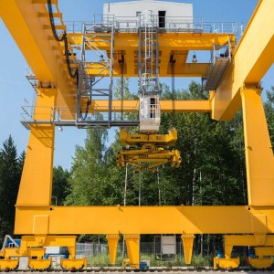 รางคอนเทนเนอร์ Gantry Crane (RMG Crane)