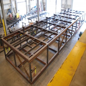 โครงสร้างเหล็กประดิษฐ์ขึ้นเอง