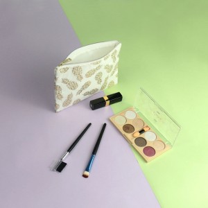 กระเป๋าเครื่องสำอางยอดนิยมจากใยสับปะรดธรรมชาติ 100%