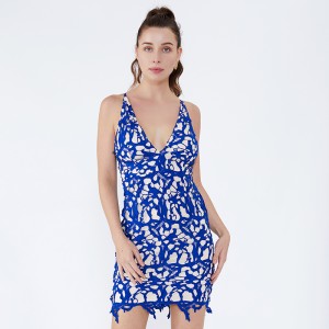 ผู้หญิงชื่อ Retro Sexu กลับเปิดชุดราตรีสีฟ้า