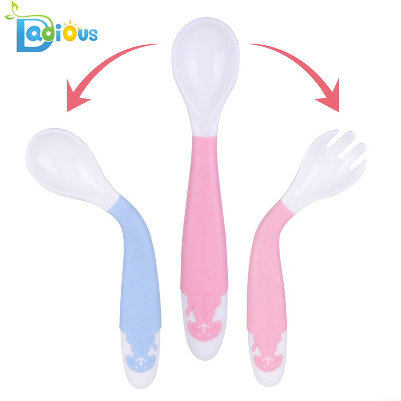 ใหม่มาถึงเด็กเรียนรู้ช้อนและส้อม BPA ฟรีพลาสติกเด็กวัยหัดเดินช้อนส้อม Bendable นุ่มที่สมบูรณ์แบบให้อาหารตัวเองช้อนทารก