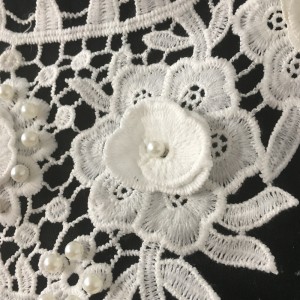 มาใหม่คอคอด้วยลูกปัด applique ลูกไม้