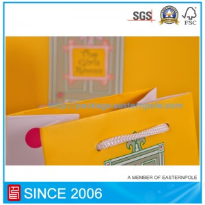 ถุงกระดาษของขวัญน่ารัก