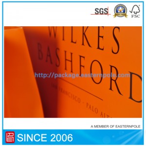 ถุงกระดาษช้อปปิ้งที่มีการออกแบบที่กำหนดเอง