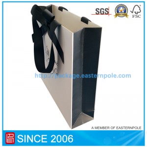 ถุงกระดาษของขวัญหรูหราด้วยการออกแบบที่กำหนดเอง