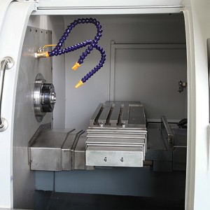 กับ 2 ชิ้นเก็บเชยโลหะแนวนอนกลึง cnc หนึ่งปีบริการหลังการขาย