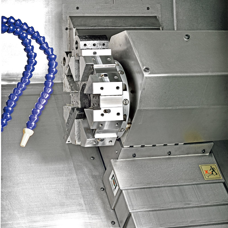 จีนผลิตเครื่องกลึง CNC ป้อมปืนไฮดรอลิกด้วย tailstock