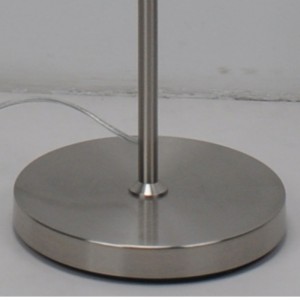 โคมไฟตั้งพื้นพร้อมผ้าลินิน