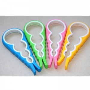 ซิลิโคนที่เปิดขวดมัลติฟังก์ชั่สี่ในหนึ่งเดียวที่เปิดขวดความปลอดภัยในประเทศสามารถเปิดป้องกันการลื่นไถลและที่เปิดฝาขวด