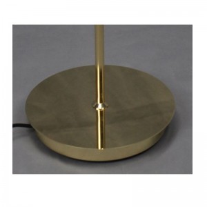 โคมไฟตั้งพื้นด้วยเฉดสีโลหะและปรับฟังก์ชั่น