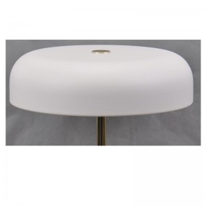 โคมไฟตั้งโต๊ะ LED ที่มีฐานหินอ่อนและเงาโลหะ