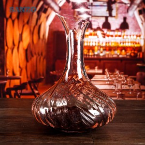 ทำด้วยมือเป่าตะกั่วคริสตัลฟรีเอียงขวดเหล้าไวน์ที่มีคุณภาพสูงจากตุรกี