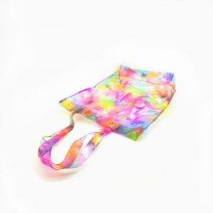 กระเป๋าช้อปปิ้งที่มีสีสดใส