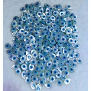 ตาปีศาจตาตุรกีในรูปดอกไม้