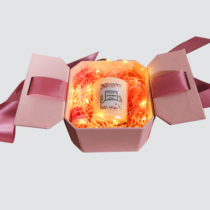 กล่องของขวัญสีชมพูหวาน Bowknot รูปแผ่นพับเทียนถ้วยช็อคโกแลตกล่องของขวัญสวยงาม