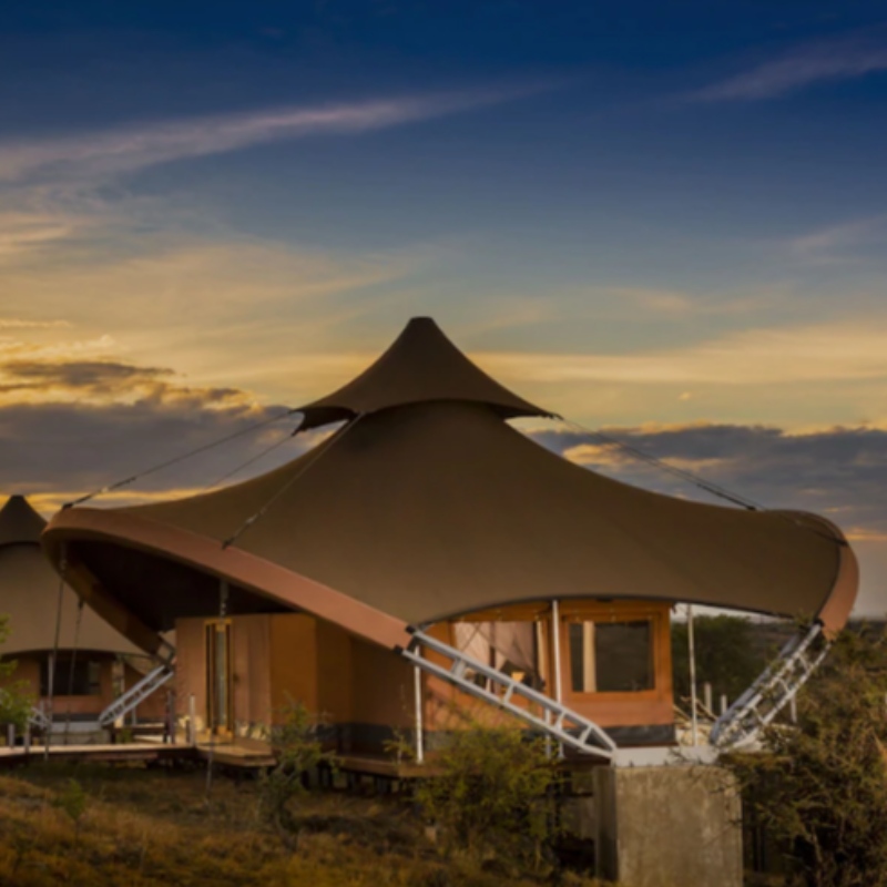 Prefab Safari Houses สองชั้น PVDF เมมเบรนโครงสร้างโรงแรมที่พักเต็นท์ในแอฟริกาใต้