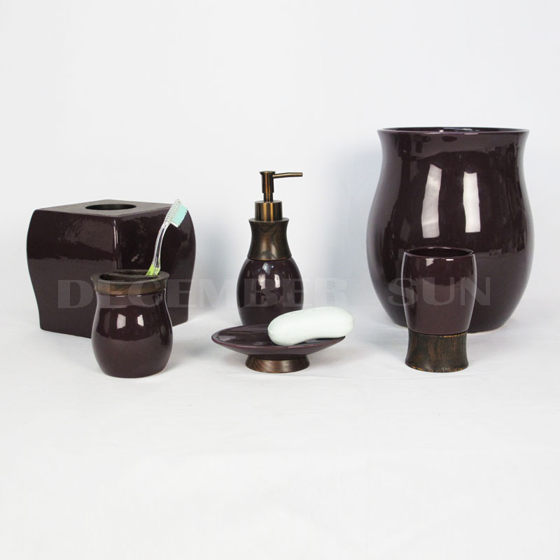 ชุดห้องน้ําพร้อมอุปกรณ์ห้องน้ําเซรามิค