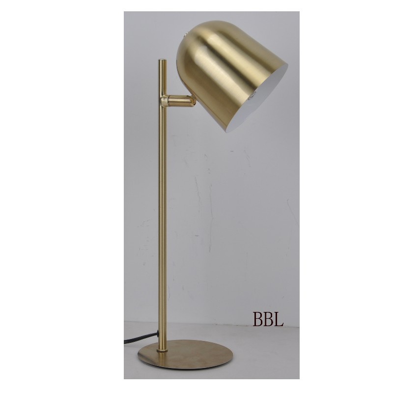 โคมไฟตั้งโต๊ะที่มีเฉดสีโลหะหมุนได้