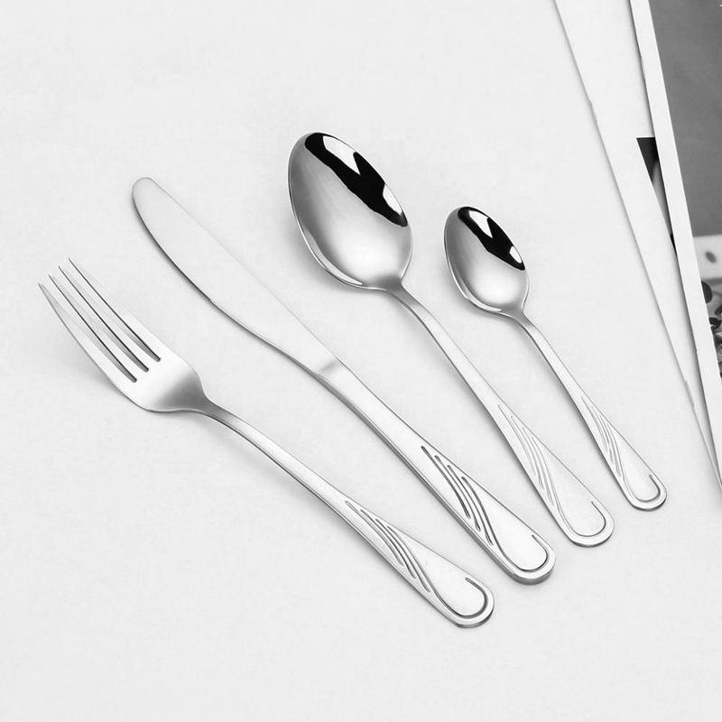 ราคาถูกแบบ flatware สแตนเลสช้อนส้อมชุดนำมาใช้ใหม่
