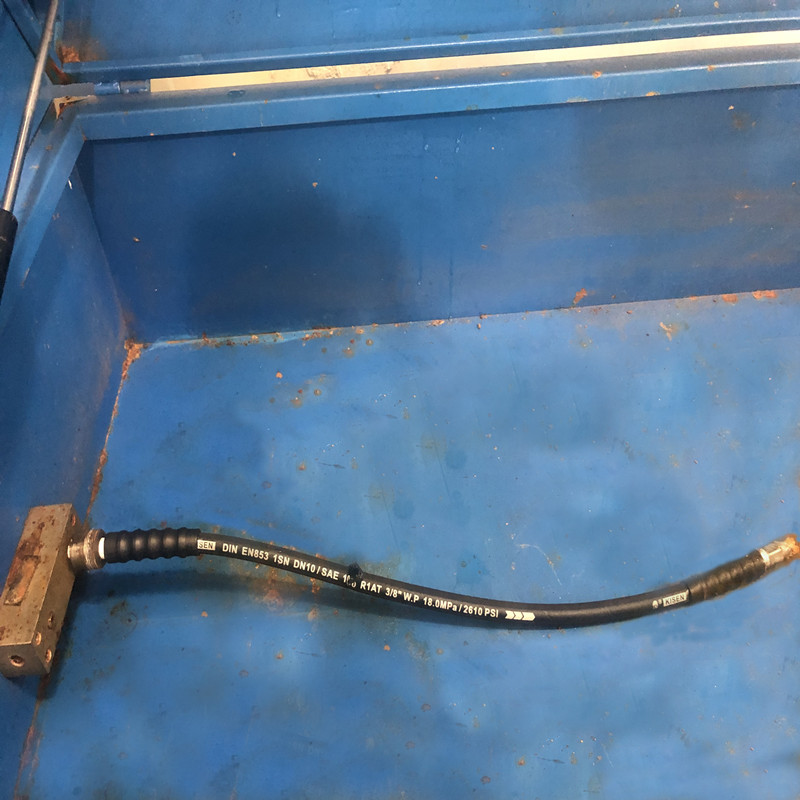 เกินผลการทดสอบ BP มาตรฐานของ SAE 100 R1 3\/8 '' ที่ 110Mpa