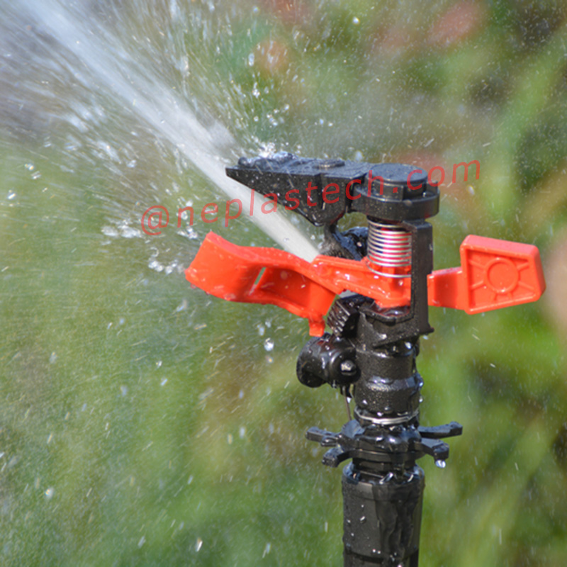 ระยะทางที่ปรับได้และมุมสเปรย์ควบคุมพลาสติกสวนสนามหญ้าเกษตรหัวฉีดแรงกระตุ้น