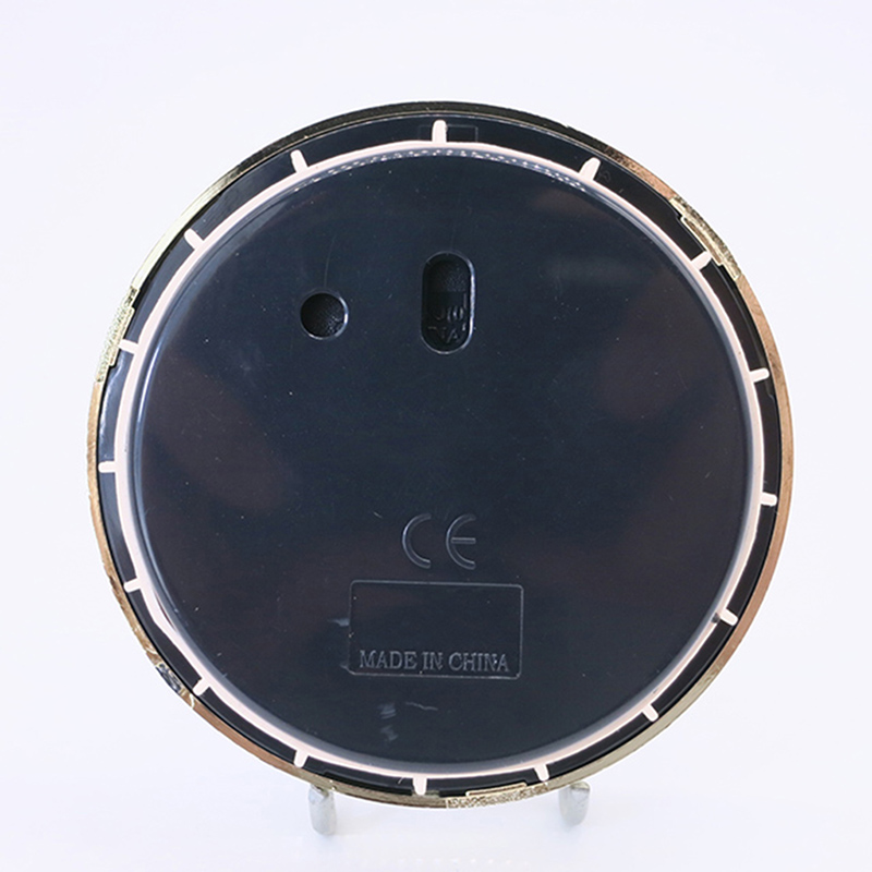 กรอบทองคํา 70mm พื้นหลังสีขาวตลอดทั้งวัน