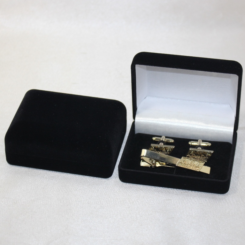 รายการ d-45 cuffs เนคไทคลิปหรือเหรียญเหรียญและป้ายชื่อที่ใช้ในกล่องกำมะหยี่กลม สำหรับ iPhone