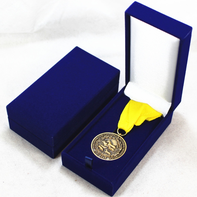 รายการ V-10 สี่เหลี่ยมผืนผ้าหนังเทียมกล่องกระดาษสำหรับ 40 * 80 มม. เหรียญและตรา, ฯลฯ มม. 60 * 111 * 38 น้ำหนักประมาณ 82 กรัม