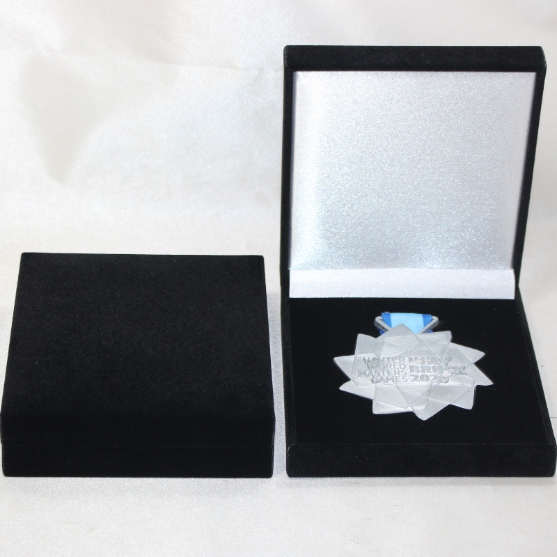 รายการ V-19 สี่เหลี่ยมกล่องหนัง PU สำหรับ 90 * 90 มม. เหรียญ, เหรียญ & ตรา, ฯลฯ มม. 110 * 125 * 33 น้ำหนักประมาณ 140 กรัม