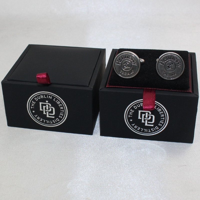 รายการกล่องหนัง PU สี่เหลี่ยม V-20S สำหรับกระดุมข้อมือคู่, มม. 65 * 65 * 38 น้ำหนักประมาณ 62 กรัม