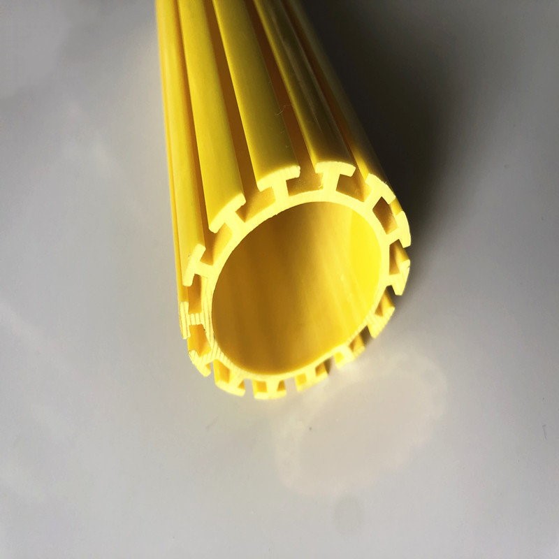 ท่อพลาสติกโพรไฟล์ท่อพีวีซีแบบกำหนดเองสำหรับช่องเลื่อนรองรับอมยิ้ม