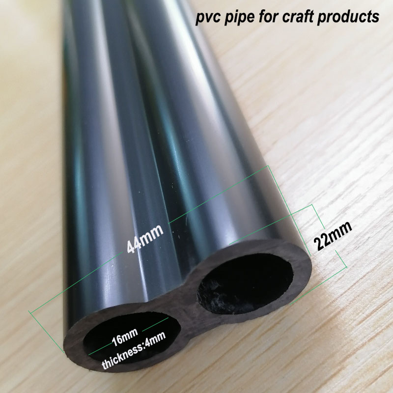 ของเล่นที่ใช้ในอุตสาหกรรมชั้นวางท่อพีวีซีสีดำชั้นวางท่อพีวีซีหุ้มราวบันไดท่อพลาสติกที่กำหนดเอง
